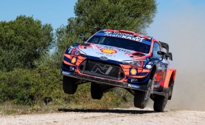 Dani Sordo arranca con fuerza y es líder del Rally de Italia-Cerdeña