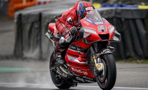 Petrucci gana el GP de Francia de MotoGP por delante de Álex Márquez
