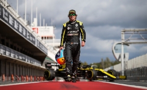 El filming day de Fernando Alonso con el Renault RS20, en vídeo
