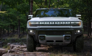 El prototipo del GMC Hummer EV pick-up con todo detalle en sus primeros vídeos