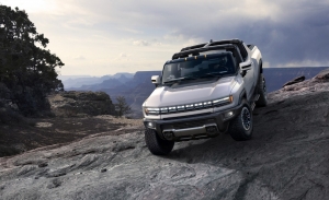 El nuevo GMC Hummer EV frente a los pick-ups eléctricos más avanzados