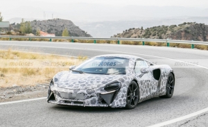 El nuevo McLaren V6 híbrido cazado en el sur de Europa