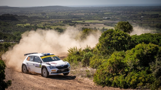 Dani Sordo contiene a Neuville y Ogier en el Rally de Italia-Cerdeña