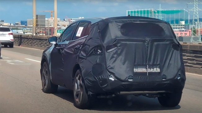 KIA Sportage 2021 - foto espía posterior