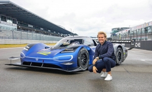 Nico Rosberg prueba el Volkswagen ID.R en el circuito de Nürburgring