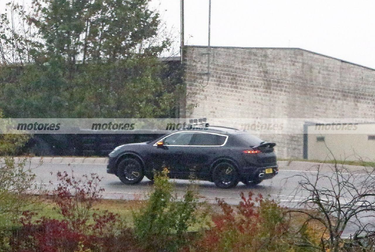 porsche-macan-electrico-fotos-espia-2022-202071988-1603104904_12.jpg