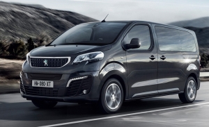 El Peugeot e-Traveller llega a España: la nueva furgoneta eléctrica ya tiene precios