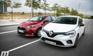 Prueba comparativa Toyota Yaris Hybrid vs Renault Clio E-Tech, eficiencia urbana (con vídeo)