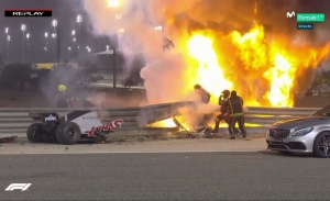 Grosjean sufre el peor accidente en F1 en muchos años: coche partido en dos y ardiendo