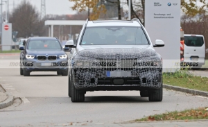 La mula del BMW X8 2022, basada en el X7, cazada en sus primeras pruebas en la calle