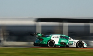 Nico Müller pelea hasta el final y gana la 1ª carrera del DTM en Hockenheim