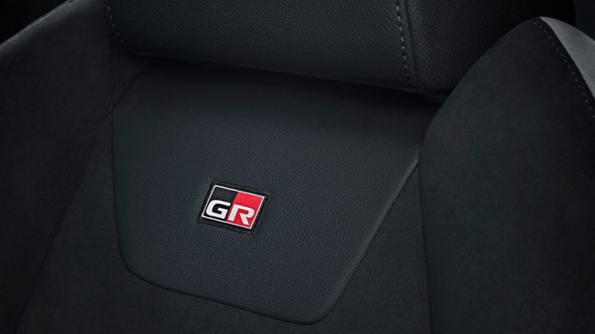 Toyota C-HR GR Sport - interior