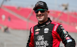 Tony Kanaan vuelve a Ganassi para suplir en los óvalos a Jimmie Johnson