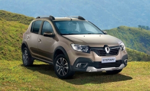 Colombia - Octubre 2020: El Dacia Sandero Stepway de Renault sigue mejorando