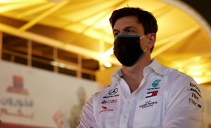 Wolff contradice a Hamilton y defiende los neumáticos 2021 de Pirelli