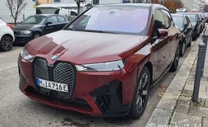 Cazada una unidad de pre-producción del BMW iX Sport 2022 haciendo promoción