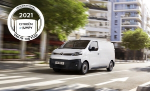 Opel Vivaro-e, Peugeot e-Expert y Citroën ë-Jumpy, furgonetas internacional del año 2021