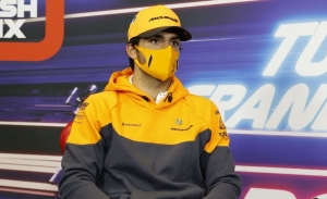 Sainz considera inadecuadas las críticas de Hamilton y Vettel a Pirelli