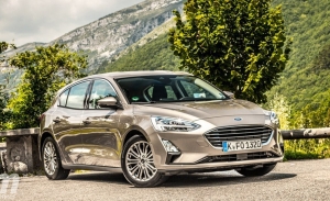 Holanda - Noviembre 2020: El Ford Focus escala puestos en un mercado en caída