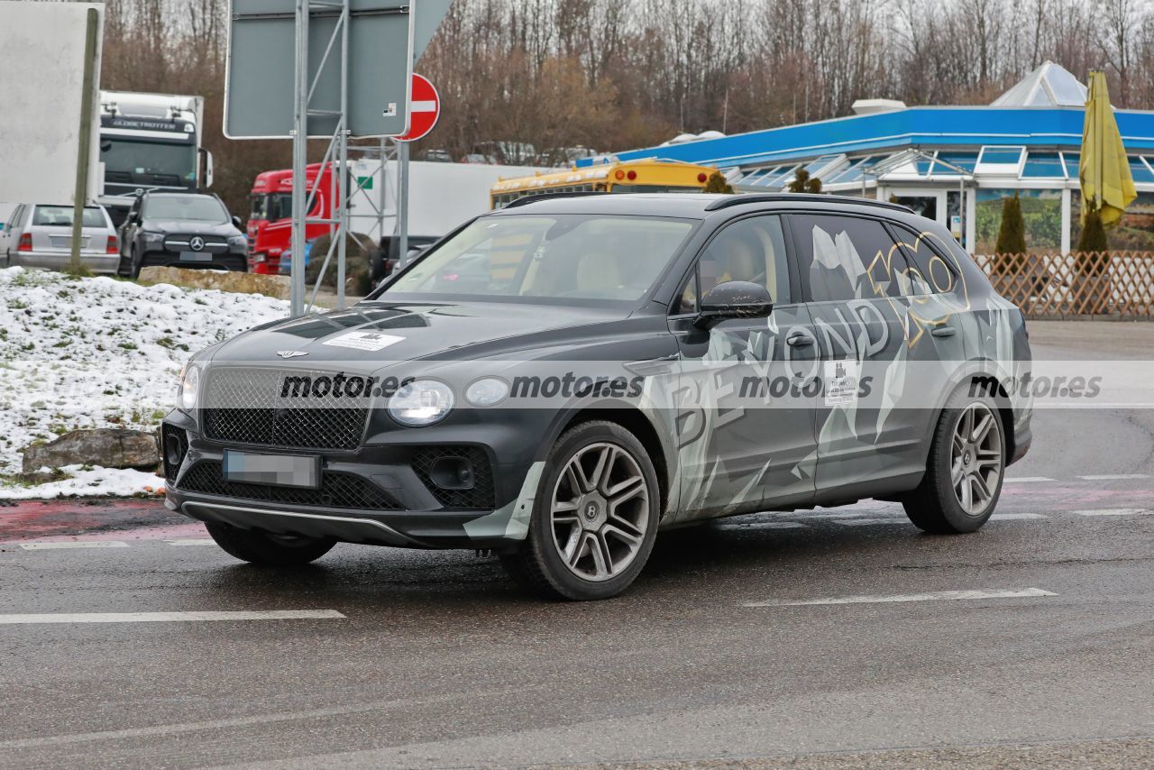 Foto espía Bentley Bentayga LWB 2022 - exterior