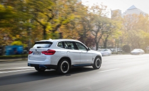 El color blanco dominó los colores de los coches en 2020 en el mundo