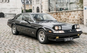 A la venta un Ferrari 400i relacionado con Gilles Villeneuve y John McEnroe