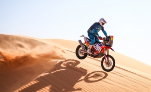Skyler Howes, el 'gigantón' que es líder del Dakar sin alzar la voz