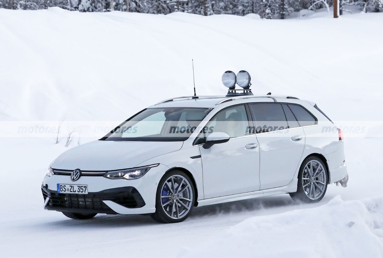 volkswagen-golf-r-variant-2021-fotos-espia-invierno-202174555-1610968673_3.jpg