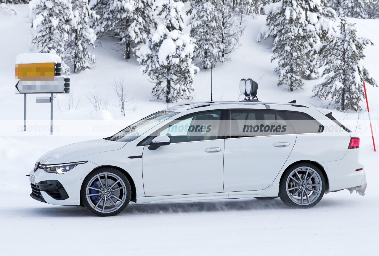 volkswagen-golf-r-variant-2021-fotos-espia-invierno-202174555-1610968678_5.jpg