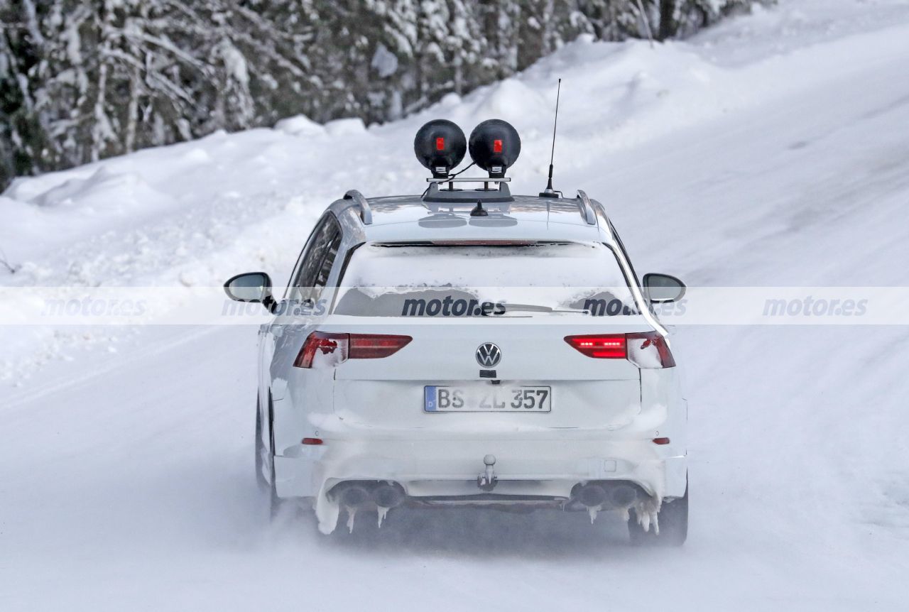 volkswagen-golf-r-variant-2021-fotos-espia-invierno-202174555-1610968691_10.jpg