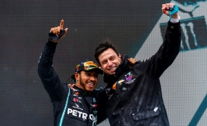 Wolff asume que Hamilton seguirá en Mercedes, pero no a cualquier precio