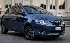 Lancia Ypsilon 2021, la enésima actualización para el superventas italiano