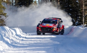 Ott Tänak sigue con paso firme en el Arctic Rally, no así Sébastien Ogier
