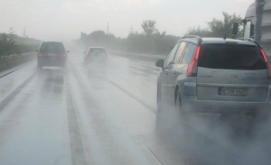 Todo lo que necesitas para enfrentarte al mal tiempo y la temporada de lluvias con tu coche