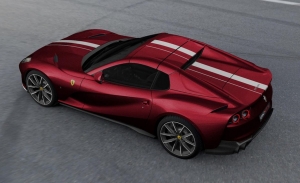 Un Ferrari 812 GTS único para festejar el décimo aniversario de Ferrari Polonia