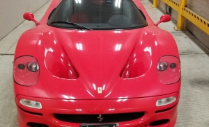 Un Ferrari F50 robado hace 18 años se convierte en el centro de una batalla judicial