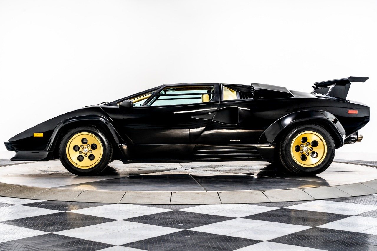 Lamborghini Countach LP 5000 ブラック Espectacular Lamborghini Countach LP5000 Quattrovalvole casi sin
