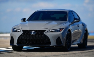 El Lexus IS 500 F Sport Performance de 478 CV estrena edición especial de lanzamiento