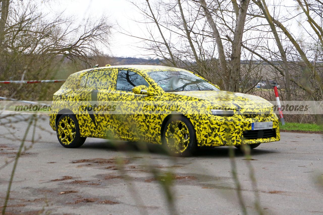 opel-astra-2022-fotos-espia-202176167-1615540774_19.jpg