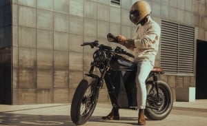 Inteligente y 100% eléctrica, la nueva moto OX One llega a España
