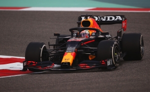 Verstappen cierra los test como la referencia, con Sainz muy fiable y Alonso con más dudas