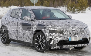 ¡Al detalle! Cazado el Renault Mégane eVision, un rival para el IONIQ 5 y Volkswagen ID.3