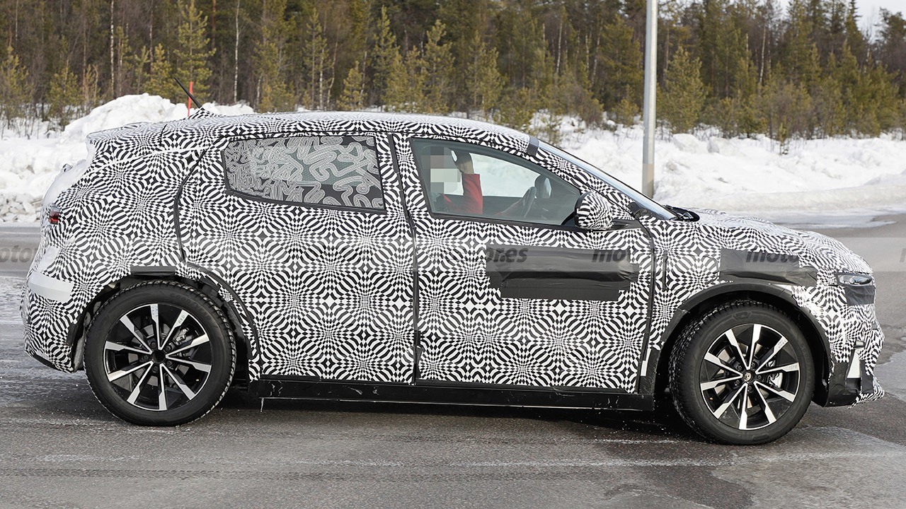 renault-megane-evision-fotos-espia-202175929-1614856340_8.jpg