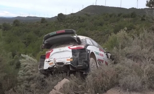 Salida de pista de Sébastien Ogier en los test de Toyota en España