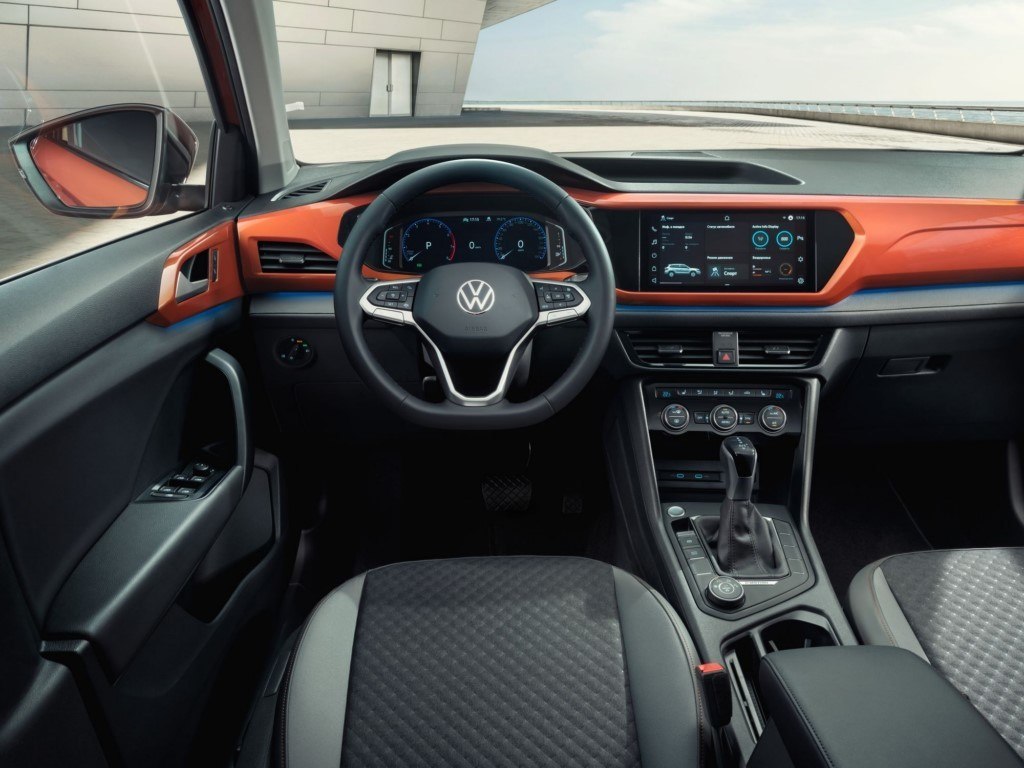 Foto Volkswagen Taos para Rusia - interior
