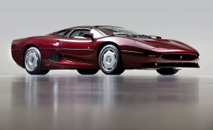 A la venta un impecable Jaguar XJ220 que aún sigue a estrenar