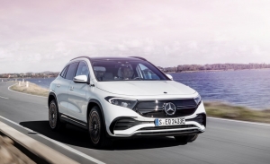 La gama del Mercedes EQA sumará dos versiones de tracción total 4MATIC en mayo