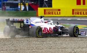 Steiner defiende a Mazepin: «Debe aprender que el Haas no es un Mercedes»