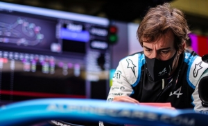 Alonso sufre una dura derrota frente a Ocon: «Hemos empeorado un segundo»