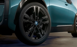 Cambiar los neumáticos de los coches eléctricos, el mayor desgaste es la clave